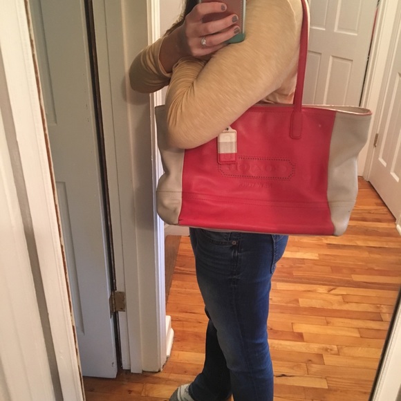 Coach purse - Picture 4 of 6